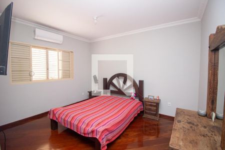 Quarto Suíte de casa para alugar com 4 quartos, 260m² em Nacional, Contagem