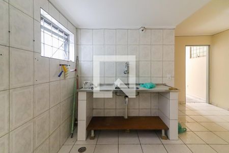 Cozinha de apartamento para alugar com 2 quartos, 43m² em Vila Dalva, São Paulo