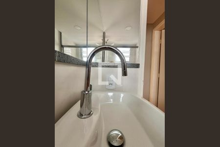 Banheiro de apartamento à venda com 3 quartos, 70m² em Vila Joao Jorge, Campinas