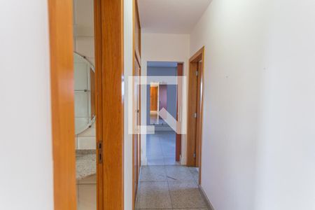 Corredor de apartamento para alugar com 2 quartos, 110m² em Santo Antônio, Belo Horizonte