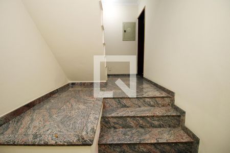 Sala - Escada de casa para alugar com 4 quartos, 251m² em Irajá, Rio de Janeiro