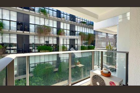 Varanda de kitnet/studio para alugar com 1 quarto, 30m² em Vila Madalena, São Paulo