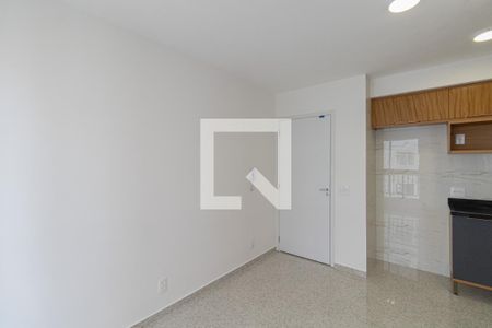 Sala/Cozinha/Área de Serviço  de apartamento para alugar com 2 quartos, 34m² em Vila Guilhermina, São Paulo