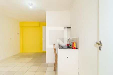 Cozinha de kitnet/studio para alugar com 1 quarto, 27m² em Vila Prudente, São Paulo