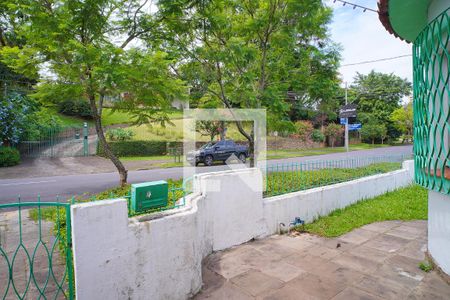 Sala _Vista  de casa à venda com 4 quartos, 300m² em Chácara das Pedras, Porto Alegre