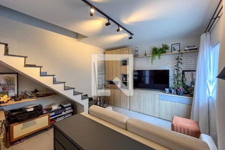 Sala de casa à venda com 3 quartos, 120m² em Vila Gumercindo, São Paulo