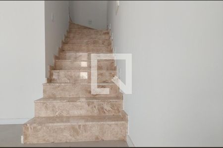 Escada de casa de condomínio para alugar com 3 quartos, 114m² em Pátria Nova, Novo Hamburgo