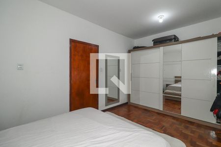 Quarto de apartamento para alugar com 2 quartos, 54m² em São Sebastião, Porto Alegre