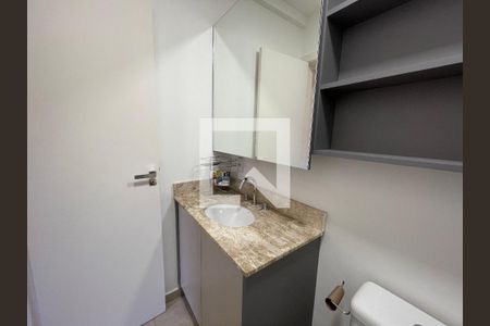 Banheiro de apartamento para alugar com 1 quarto, 38m² em Granja Viana, Cotia