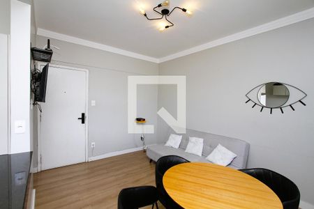 Sala de apartamento para alugar com 1 quarto, 40m² em Barro Preto, Belo Horizonte