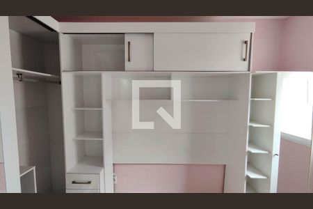 Quarto 2 de apartamento para alugar com 2 quartos, 49m² em Vila Romanópolis, Ferraz de Vasconcelos