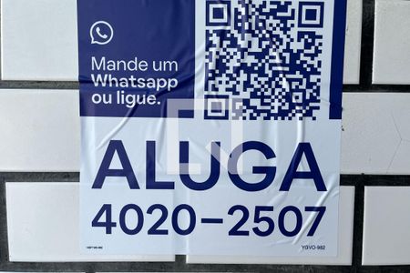 Placa instalada de apartamento para alugar com 2 quartos, 80m² em Vila Matias, Santos
