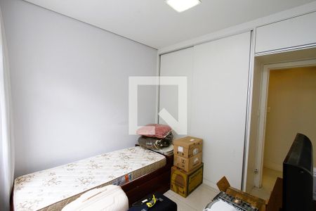 Quarto 1 de apartamento para alugar com 2 quartos, 90m² em Grajaú, Belo Horizonte