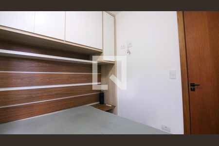 Quarto 1 de apartamento para alugar com 2 quartos, 45m² em Vila Antonieta, São Paulo
