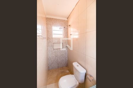 Banheiro da Suíte de casa para alugar com 2 quartos, 75m² em Vila Bela, Carapicuíba