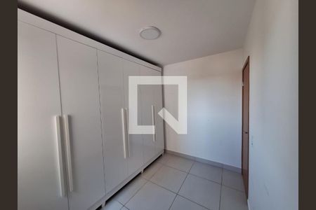Quarto 1 de apartamento para alugar com 2 quartos, 60m² em Osvaldo Rezende, Uberlândia