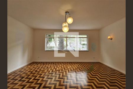 Casa à venda com 3 quartos, 316m² em Campo Belo, São Paulo