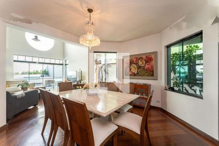 Casa à venda com 4 quartos, 305m² em Alphaville, Santana de Parnaíba