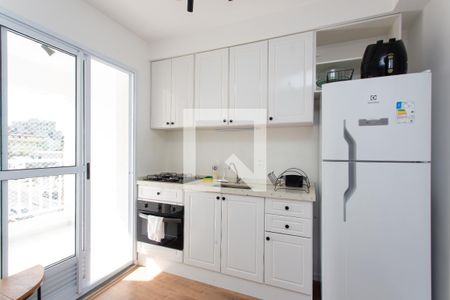 Sala / Cozinha  de apartamento para alugar com 2 quartos, 32m² em Cidade Antônio Estêvão de Carvalho, São Paulo