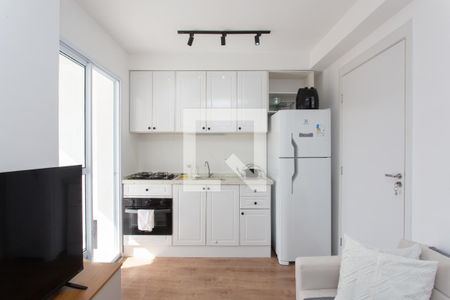 Sala / Cozinha  de apartamento para alugar com 2 quartos, 32m² em Cidade Antônio Estêvão de Carvalho, São Paulo