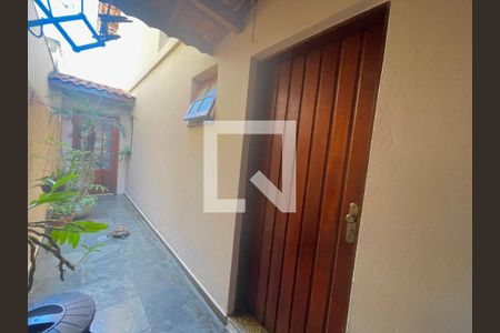 Corredor externo  de casa à venda com 3 quartos, 175m² em Vila Milton , Guarulhos