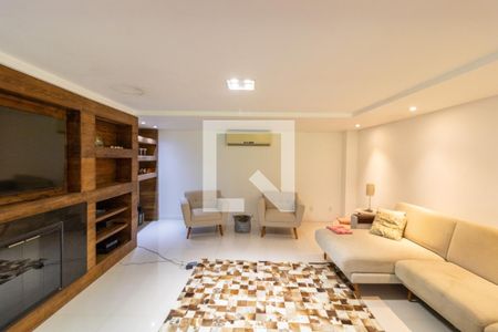 Sala de casa de condomínio à venda com 3 quartos, 297m² em Pedra Redonda, Porto Alegre