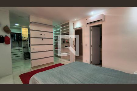 Suíte  de casa de condomínio para alugar com 3 quartos, 240m² em Vargem Pequena, Rio de Janeiro