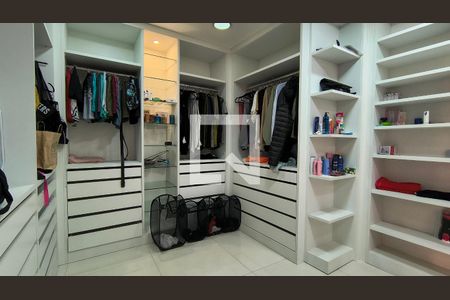 Closet da Suíte  de casa de condomínio para alugar com 3 quartos, 240m² em Vargem Pequena, Rio de Janeiro
