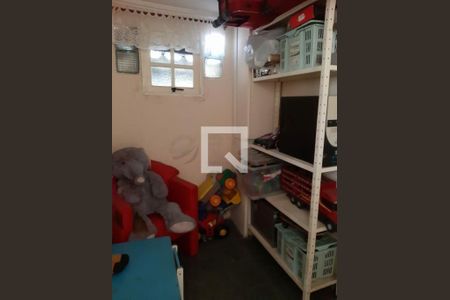 Casa à venda com 3 quartos, 142m² em Vila Basileia, São Paulo