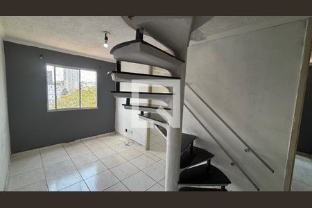 Sala de apartamento para alugar com 3 quartos, 86m² em Vila Lutécia, Santo André