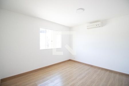 Quarto 1 de casa para alugar com 2 quartos, 85m² em Taquara, Rio de Janeiro