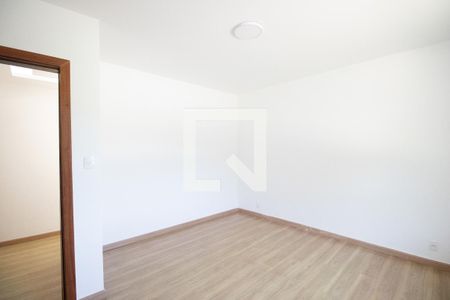 Quarto 2 de casa para alugar com 2 quartos, 85m² em Taquara, Rio de Janeiro