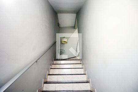 Sala - Escada de apartamento para alugar com 2 quartos, 184m² em Vista Alegre, Rio de Janeiro