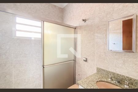 Banheiro da Suíte de casa à venda com 3 quartos, 194m² em Jardim Triana, São Paulo