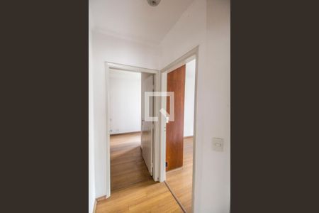 Corredor de apartamento à venda com 3 quartos, 107m² em Alphaville Industrial, Barueri