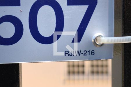 PLACA INSTALADA NA FACHADA de casa à venda com 2 quartos, 104m² em Jardim Leonor, Campinas