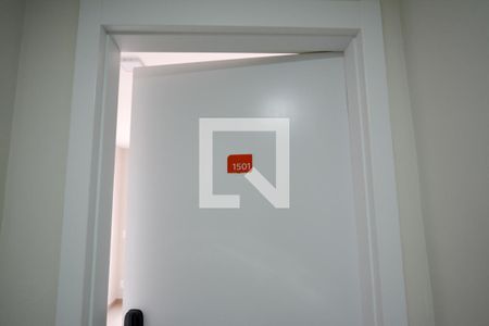 Porta de apartamento para alugar com 2 quartos, 41m² em Vila Butantã, São Paulo