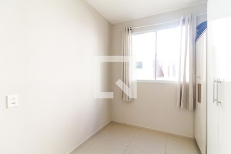 Quarto 1 de apartamento para alugar com 2 quartos, 38m² em Jardim das Oliveiras, Itaquaquecetuba