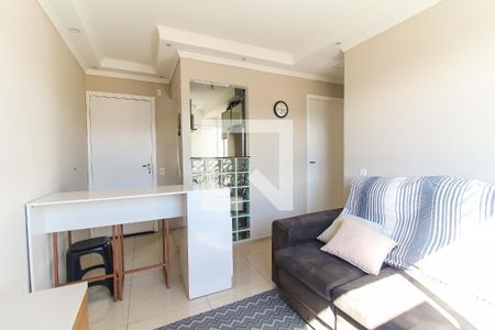 Sala de apartamento para alugar com 2 quartos, 38m² em Jardim das Oliveiras, Itaquaquecetuba