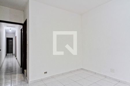 Casa para alugar com 3 quartos, 120m² em Vila Serralheiro, São Paulo