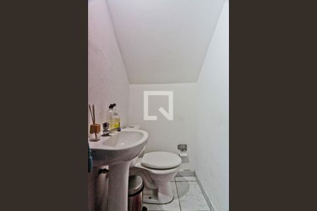 Casa para alugar com 3 quartos, 120m² em Vila Serralheiro, São Paulo