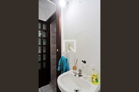 Casa para alugar com 3 quartos, 120m² em Vila Serralheiro, São Paulo