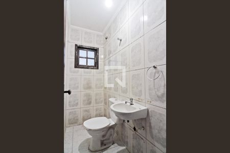 Casa para alugar com 3 quartos, 120m² em Vila Serralheiro, São Paulo