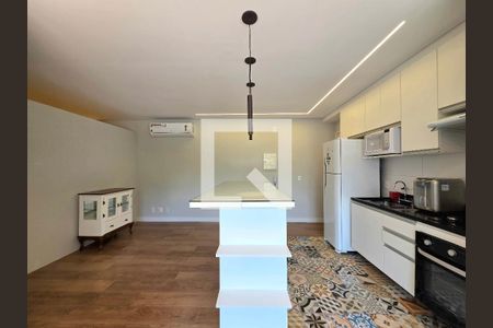 Sala/Cozinha de apartamento à venda com 2 quartos, 53m² em Vila Uberabinha, São Paulo