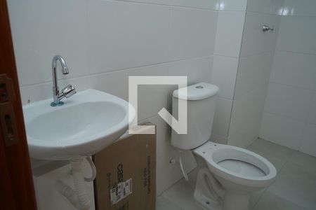 Banheiro de kitnet/studio para alugar com 1 quarto, 28m² em Vila Carrão, São Paulo