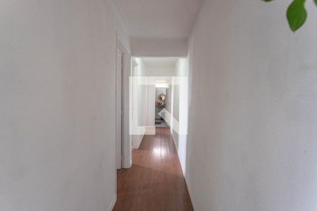 Corredor  de apartamento para alugar com 3 quartos, 76m² em Jardim Prudência, Diadema