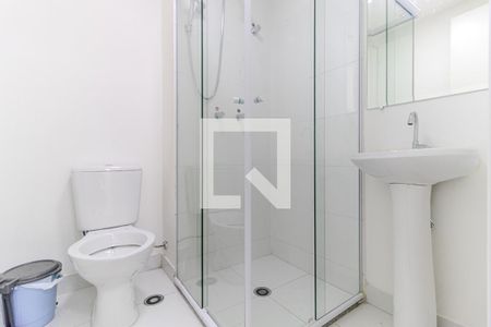 Banheiro de apartamento para alugar com 1 quarto, 26m² em República, São Paulo