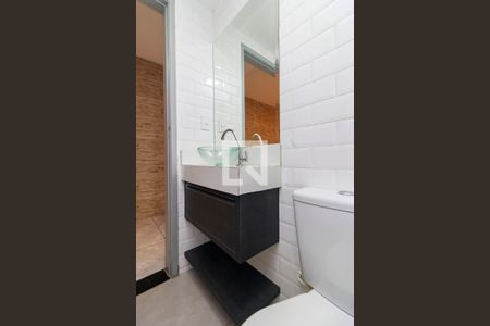 Lavabo de casa para alugar com 3 quartos, 200m² em Jardim Mirante, São Paulo