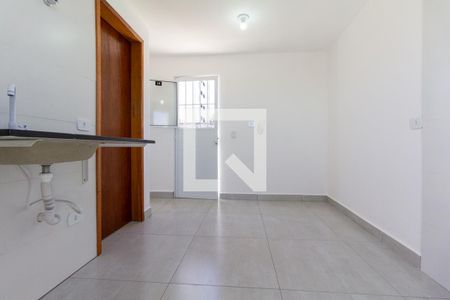 Sala e Cozinha de apartamento para alugar com 1 quarto, 40m² em Vila Ré, São Paulo