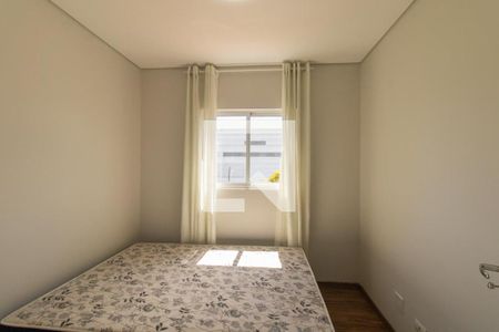Quarto 1 de apartamento para alugar com 3 quartos, 79m² em Capão Raso, Curitiba